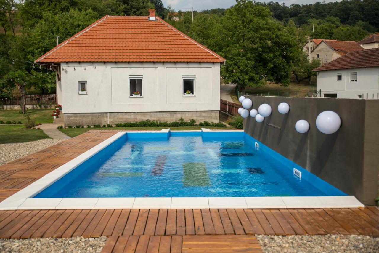 Skriveni Raj Guest House Gornji Milanovac Bagian luar foto