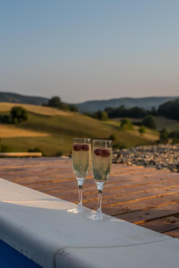 Skriveni Raj Guest House Gornji Milanovac Bagian luar foto