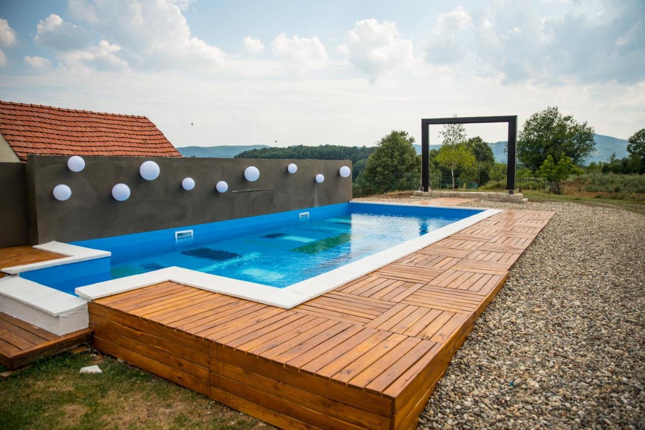 Skriveni Raj Guest House Gornji Milanovac Bagian luar foto