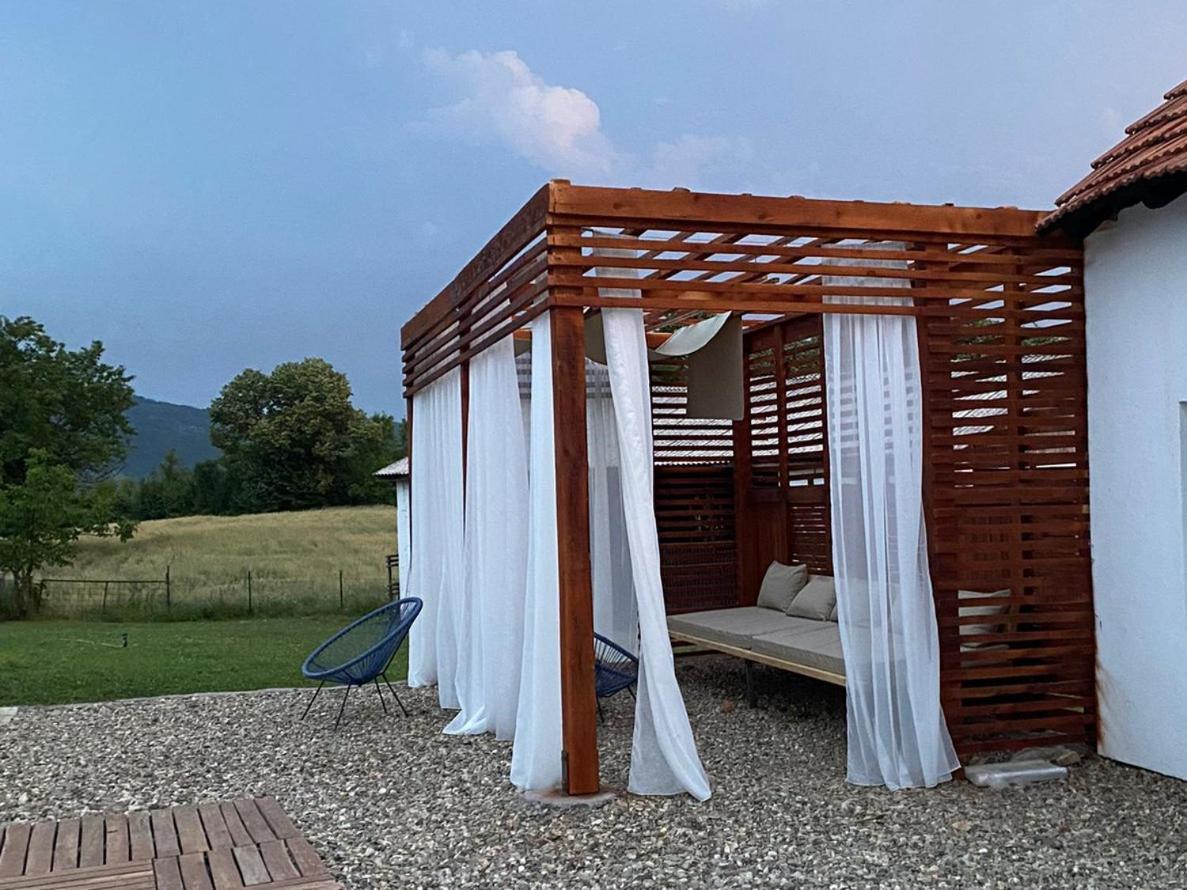 Skriveni Raj Guest House Gornji Milanovac Bagian luar foto